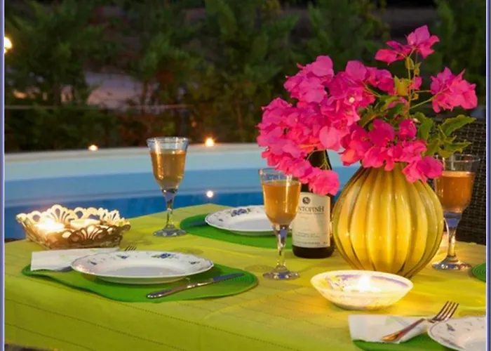 Fedra - 3 Bedrooms - Sleeps 6p