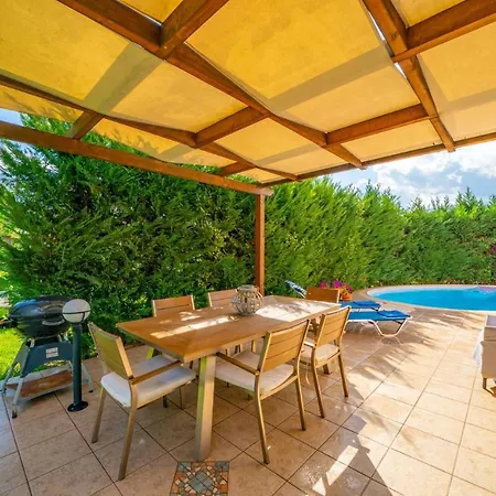 Villa Fedra - 3 Bedrooms - Sleeps 6p *