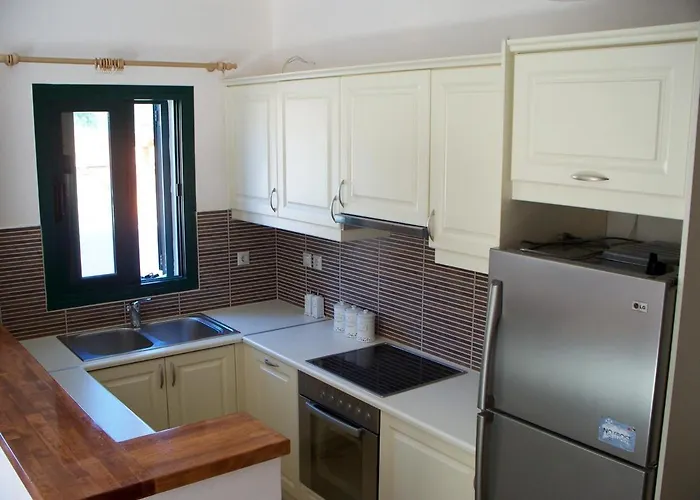 Villa Fedra - 3 Bedrooms - Sleeps 6p