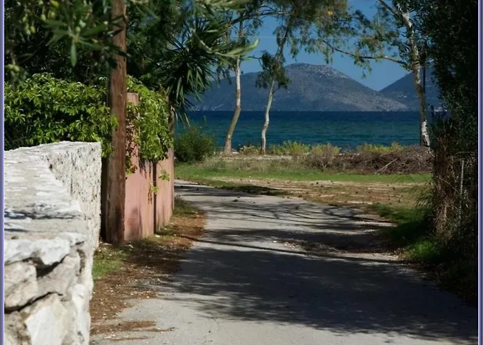 Fedra - 3 Bedrooms - Sleeps 6p Villa